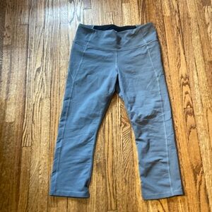 Size lg Under Armour leggings.